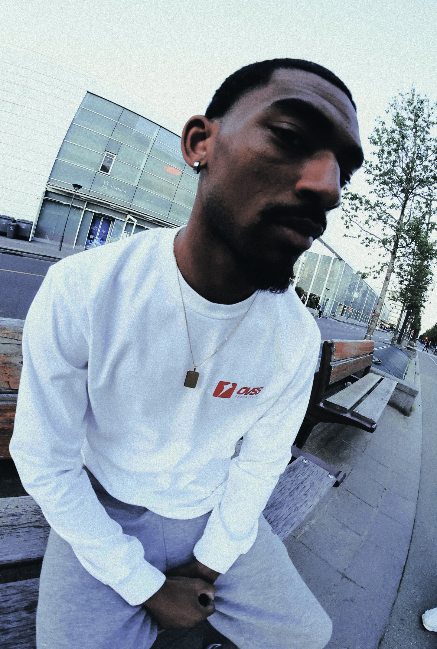 LONGSLEEVES ESSENTIALS