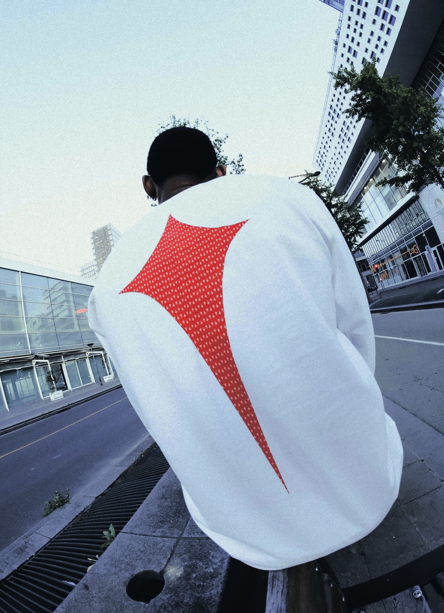 LONGSLEEVES ESSENTIALS