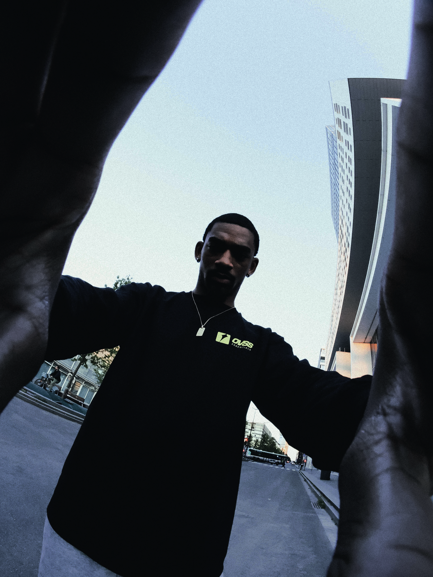 LONGSLEEVES ESSENTIALS