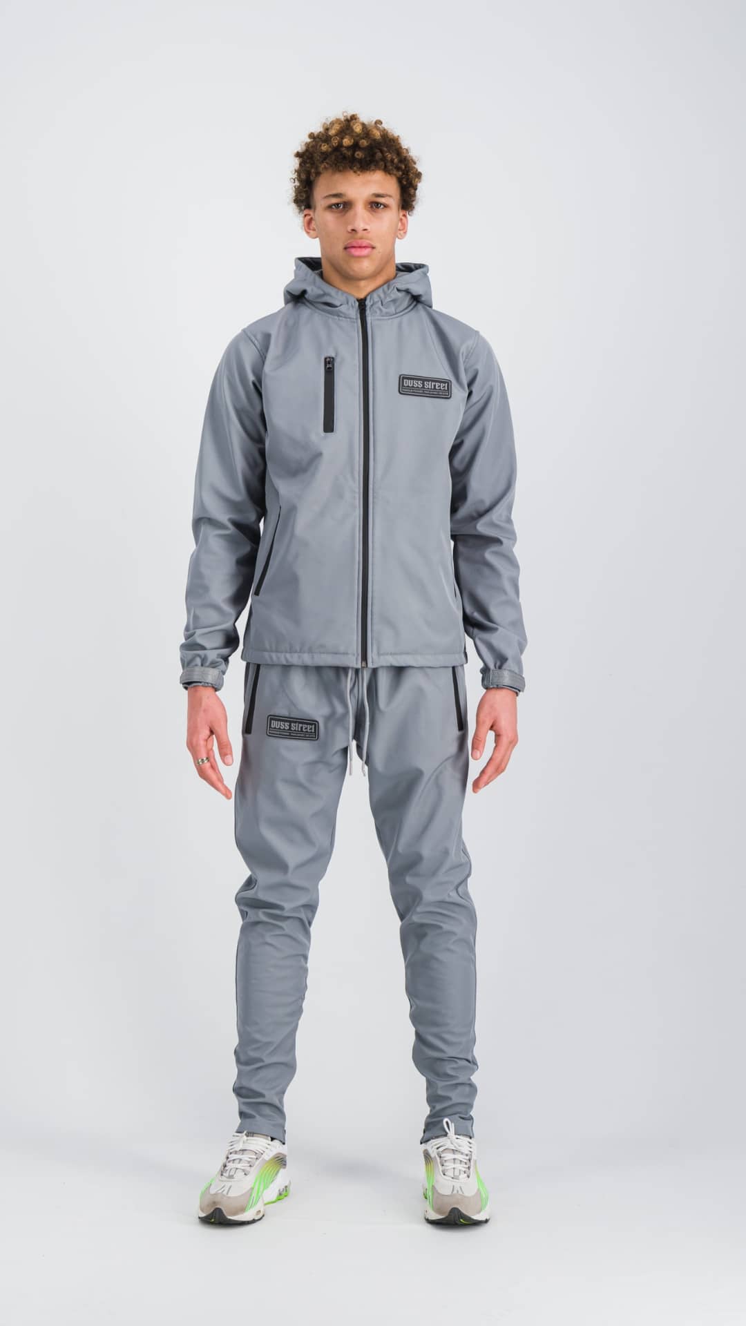 ENSEMBLE SOMBRE - GRIS