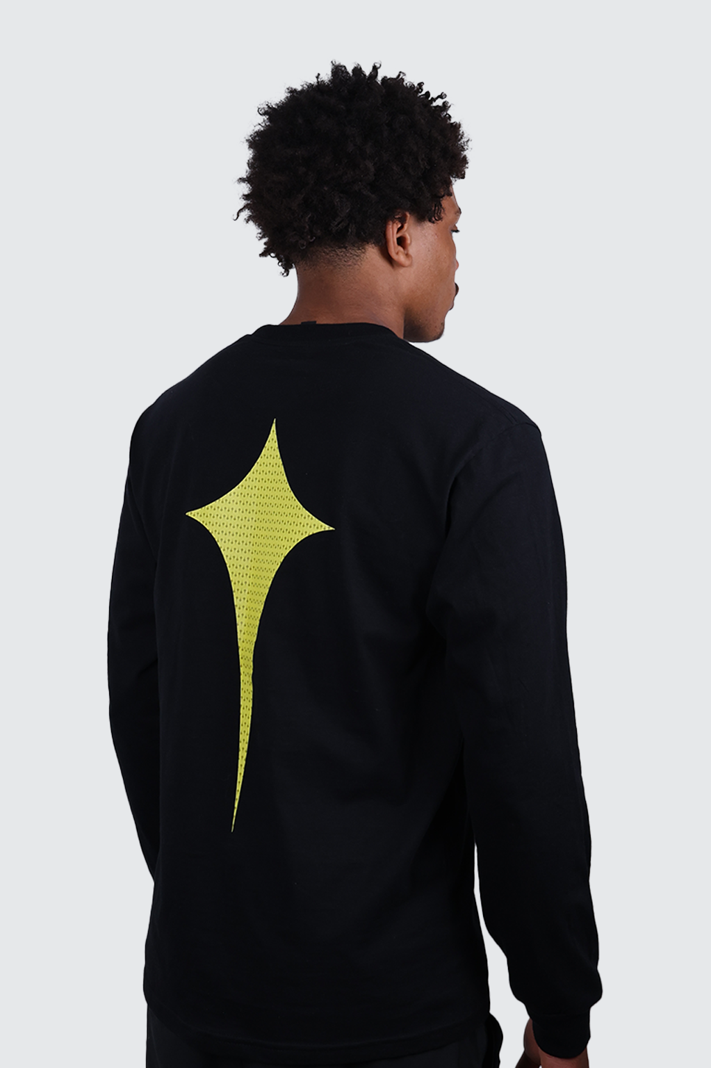 LONGSLEEVES ESSENTIALS